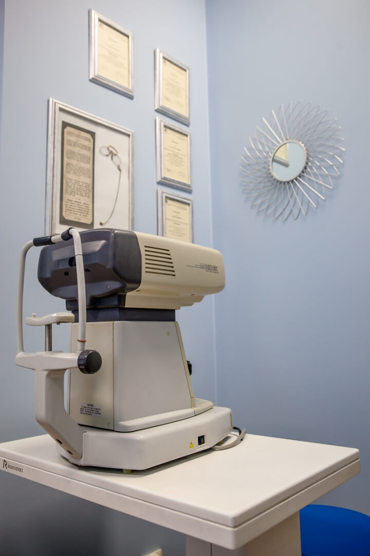 certyfikaty alicji zdanowskiej i sprzet okulistyczny